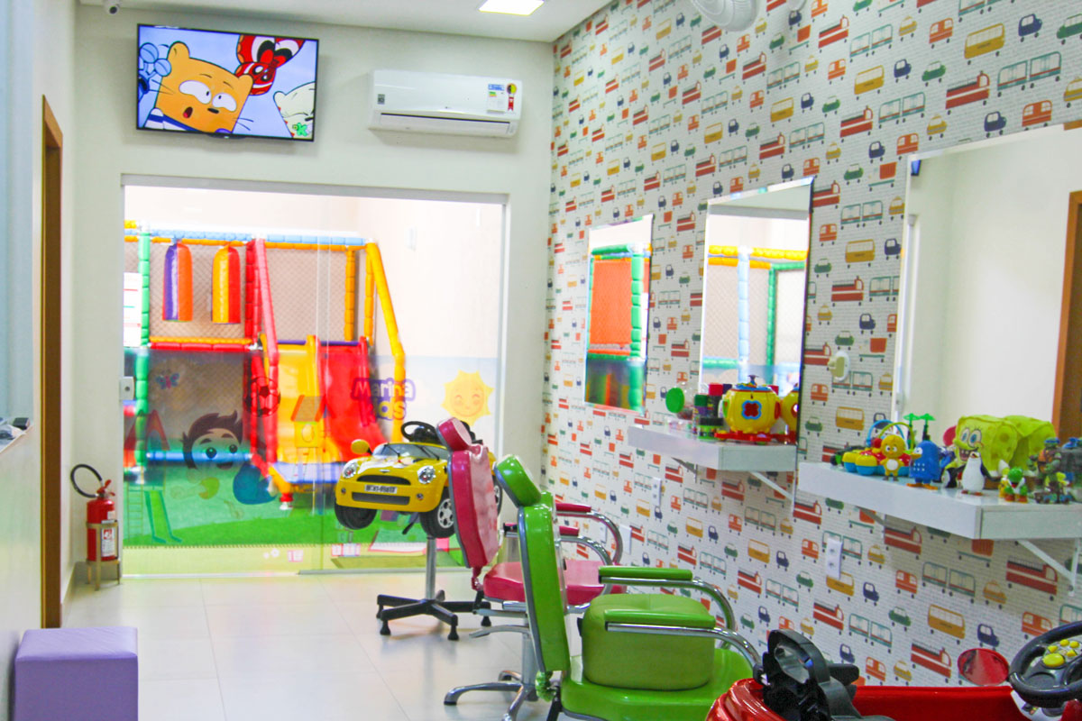 Salão de beleza infantil ganha decoração inspirada em contos de